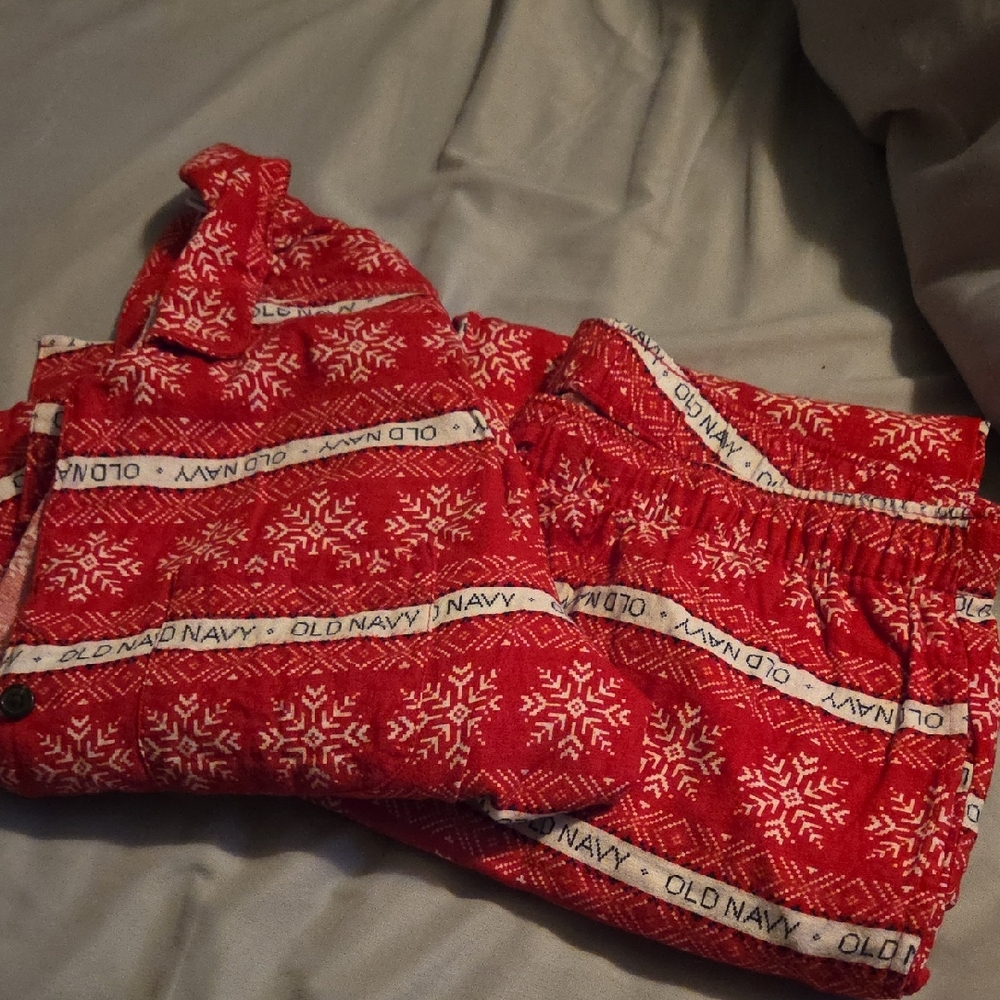 Old Navy Festive Red Snowflake Pajama Set